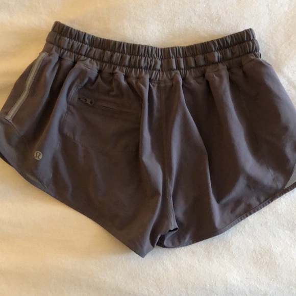 Lululemon Racer Shorts Size 6 - Picture 5 of 5